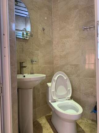 Апарт-отели Leselidze Square Тбилиси Двухместный номер с 2 отдельными кроватями и ванной комнатой-5